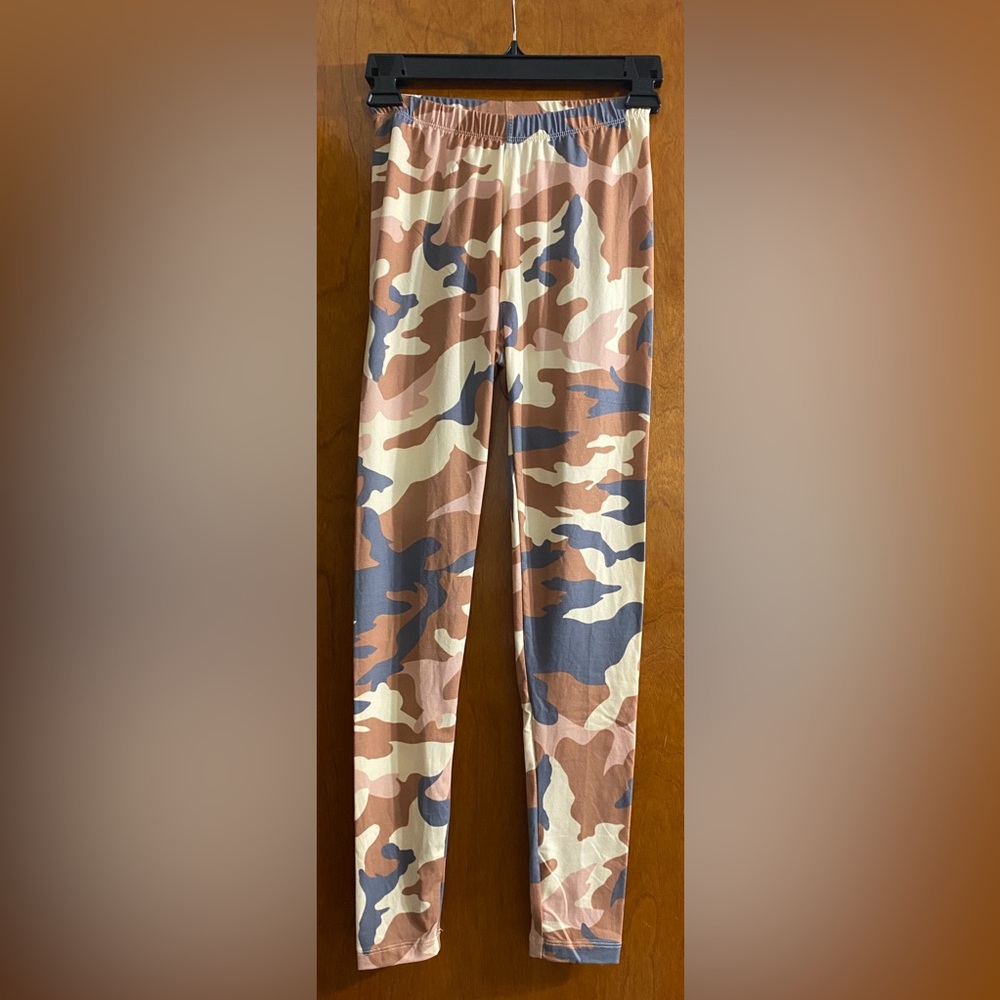 ZENANA CAMOUFLAGE LEGGINGS - Picture 2 of 5